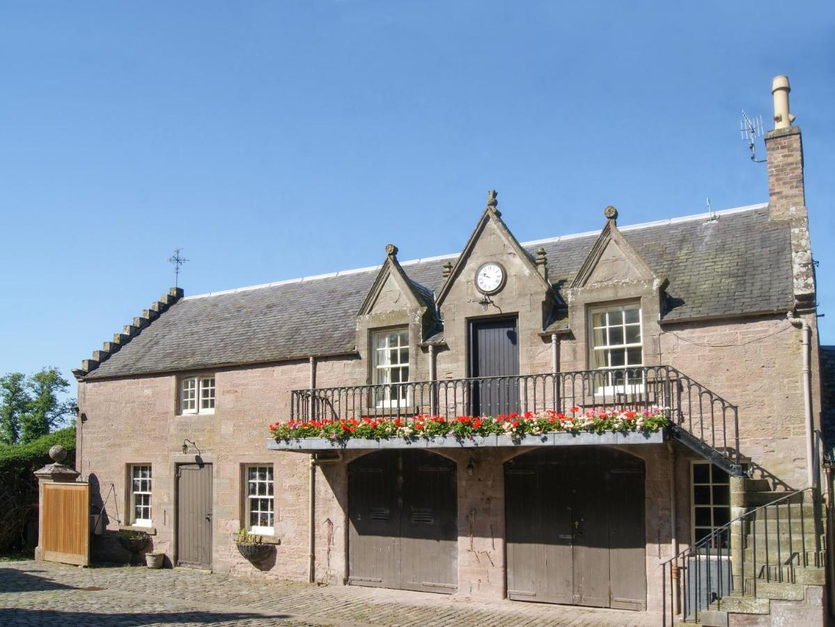 Stable Flat New Scone Exterior foto